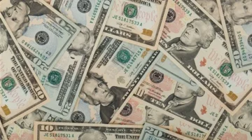 أعلى سعر للدولار.. قفزة مفاجئة في تعاملات مصرف أبو ظبي الإسلامي اليوم